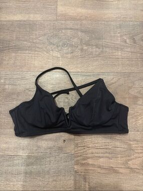 Everyday Ribbed V-Notch Bralette in Black